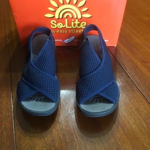 Easy Street So-Lite Comfort Wave Navy Fly Knit Jolly Sandals 7.5 M